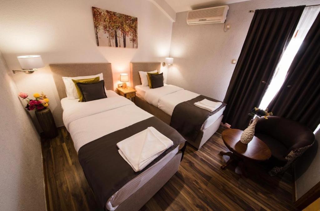 Hotel Ideall 波德戈里察 外观 照片