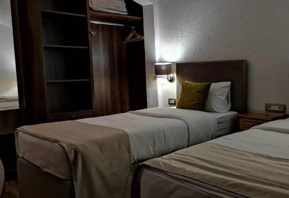 Hotel Ideall 波德戈里察 外观 照片