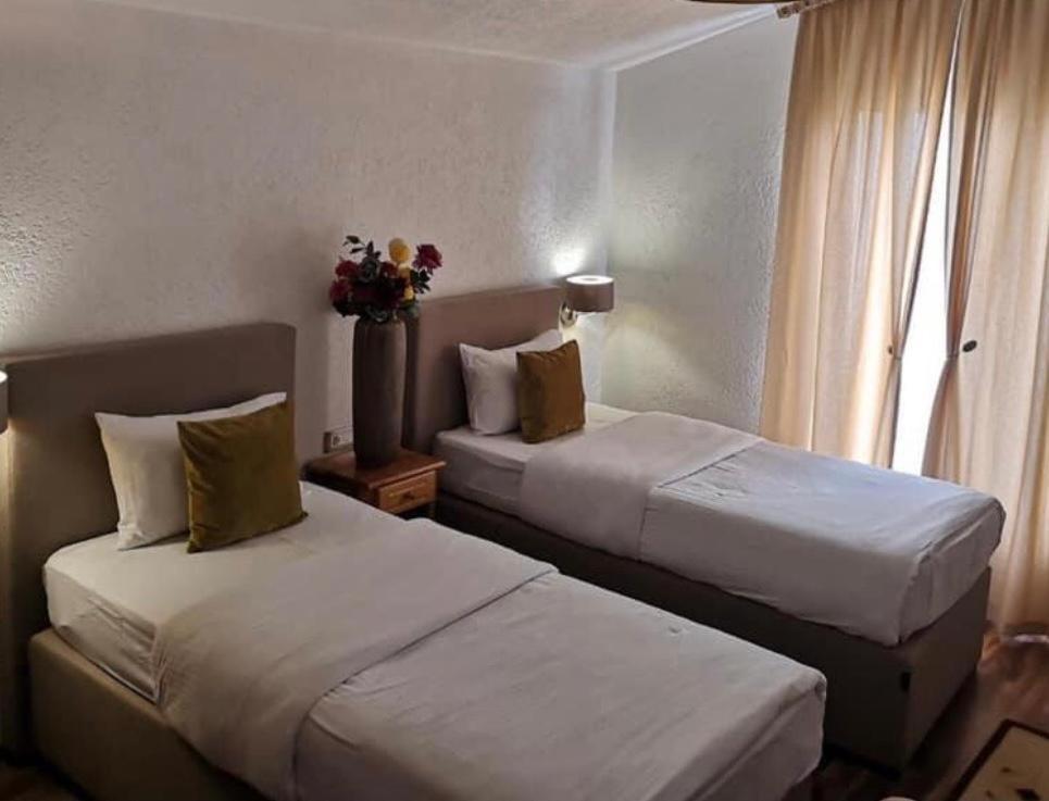 Hotel Ideall 波德戈里察 外观 照片