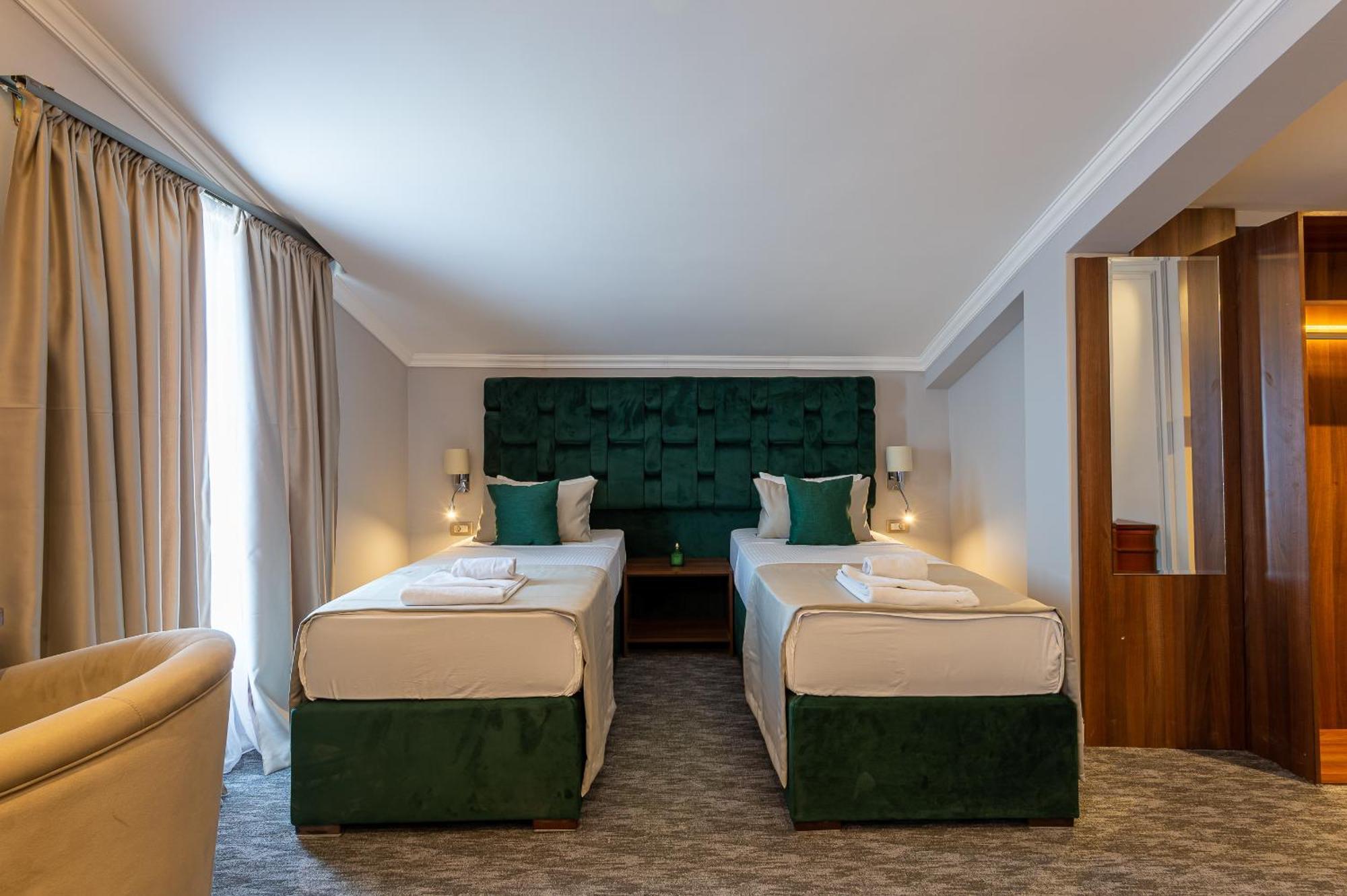 Hotel Ideall 波德戈里察 外观 照片