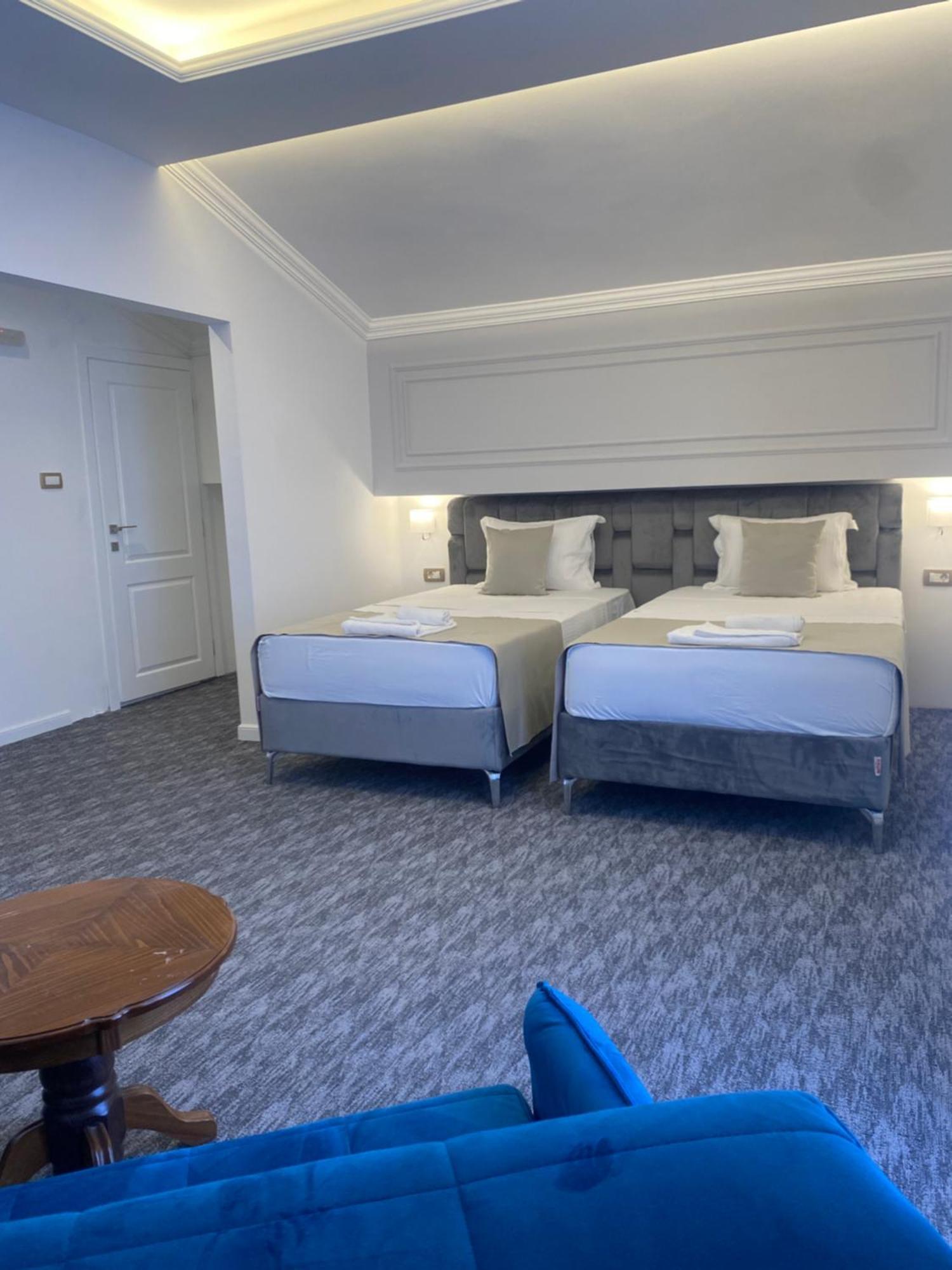 Hotel Ideall 波德戈里察 外观 照片