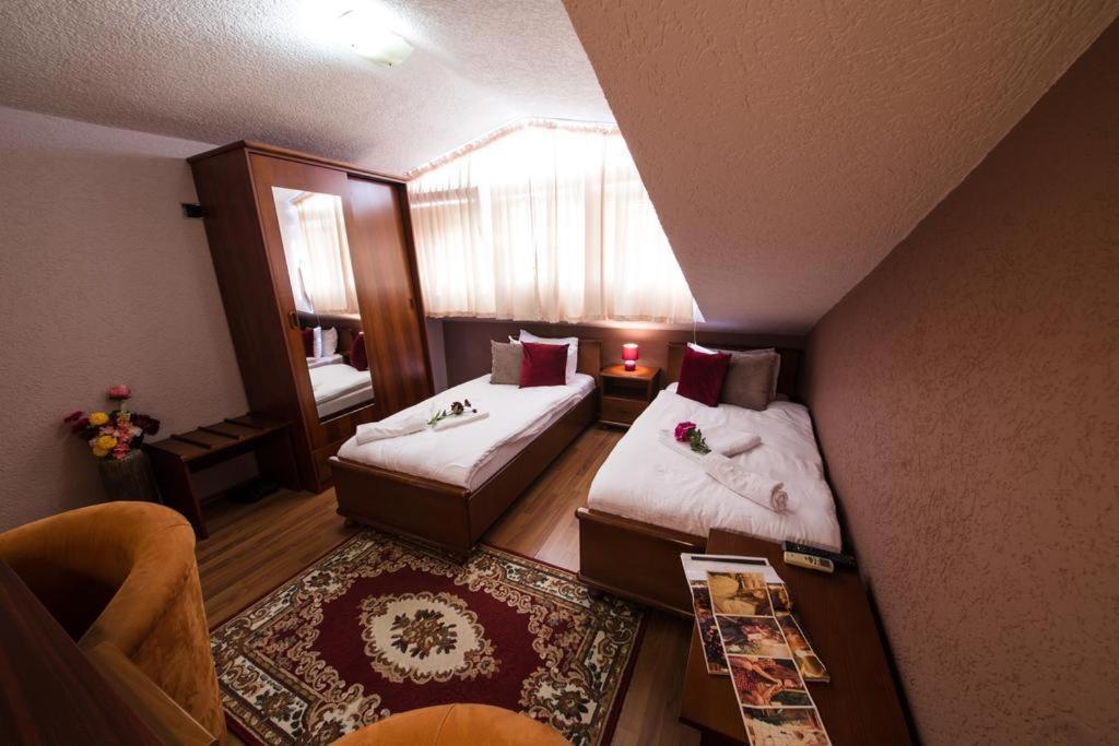 Hotel Ideall 波德戈里察 外观 照片