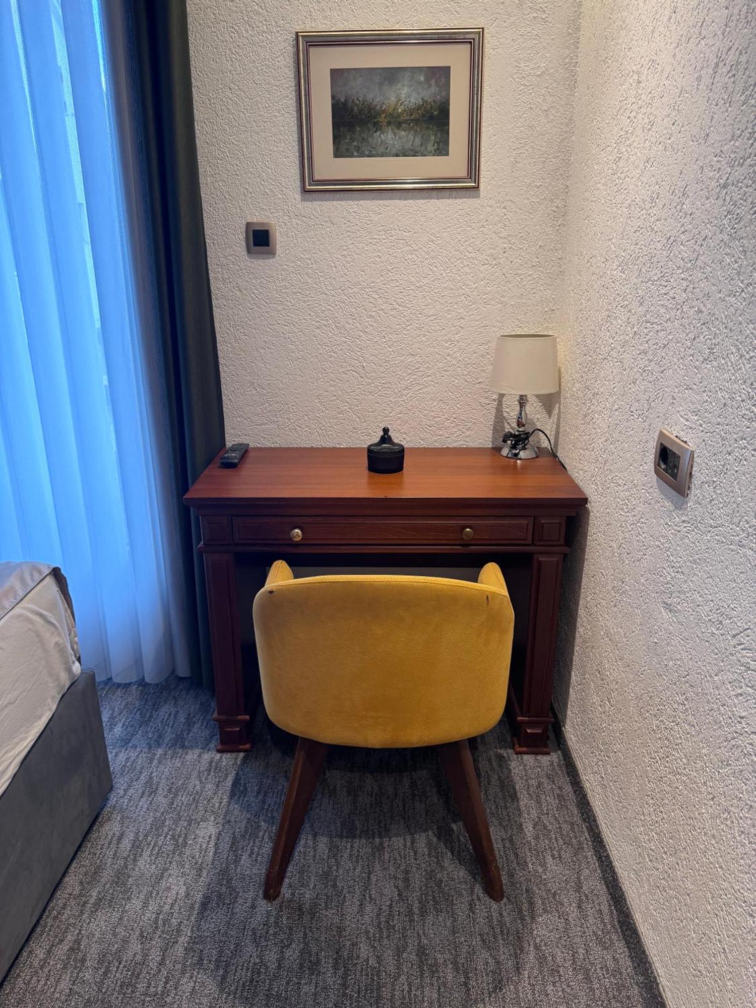 Hotel Ideall 波德戈里察 外观 照片