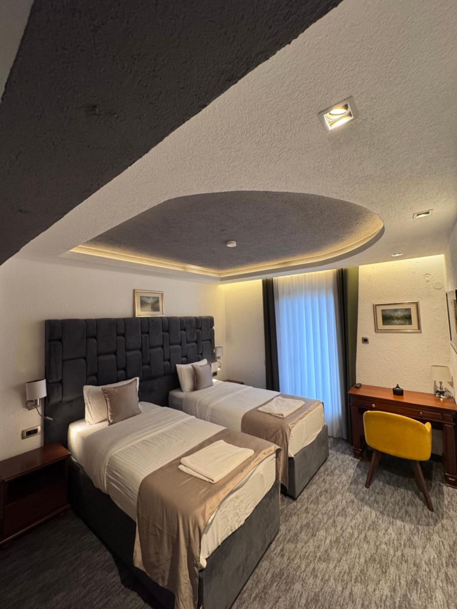 Hotel Ideall 波德戈里察 外观 照片