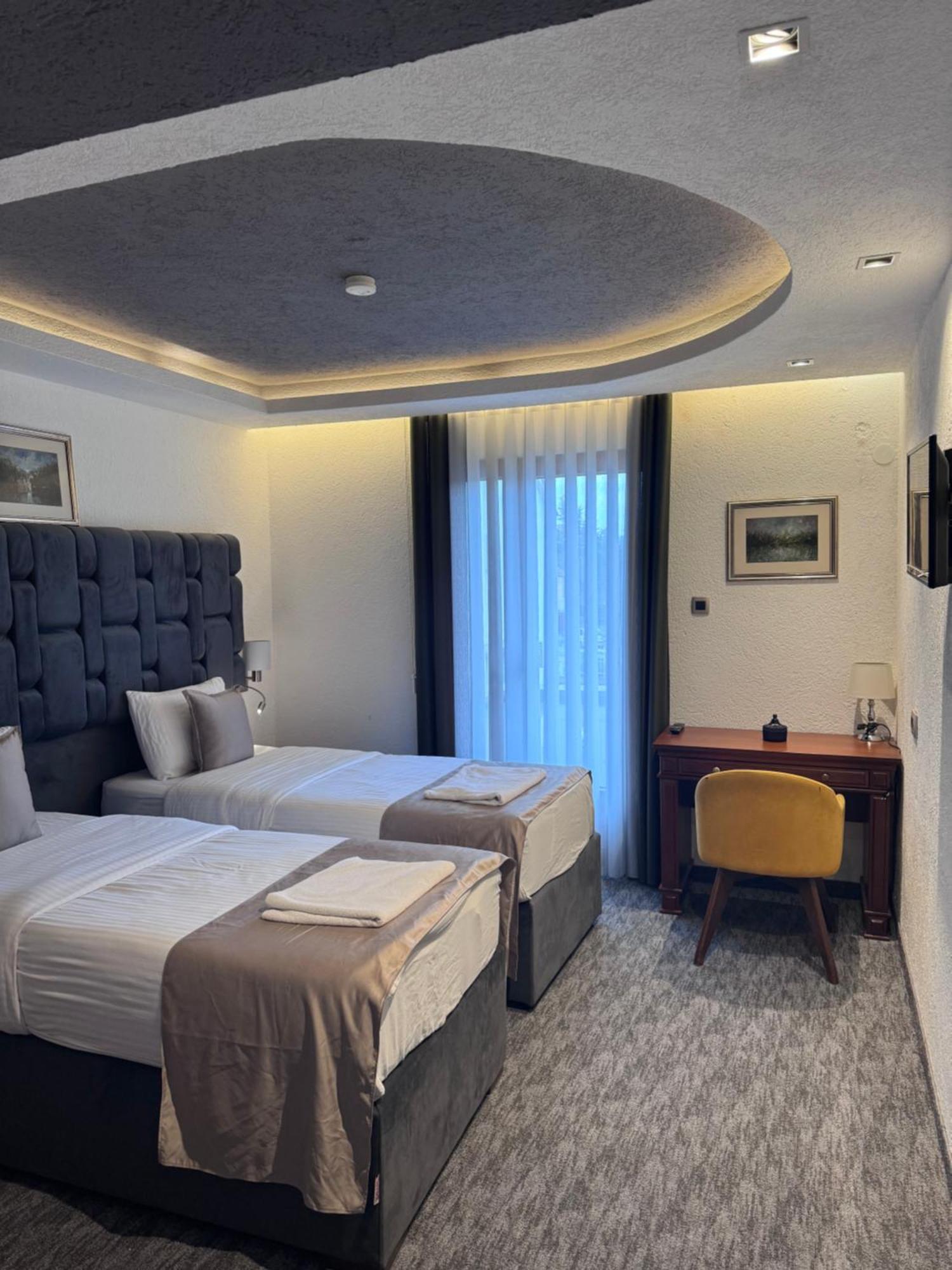 Hotel Ideall 波德戈里察 外观 照片